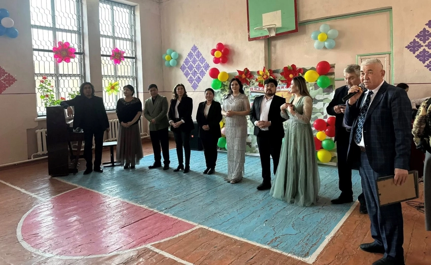 Артисты театра оперы и балета дали концерт для школьников Московского района