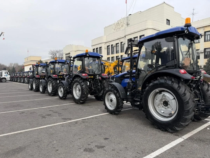 Техника, оставшаяся со времен Союза, устарела: Лесной службе передали 20 тракторов