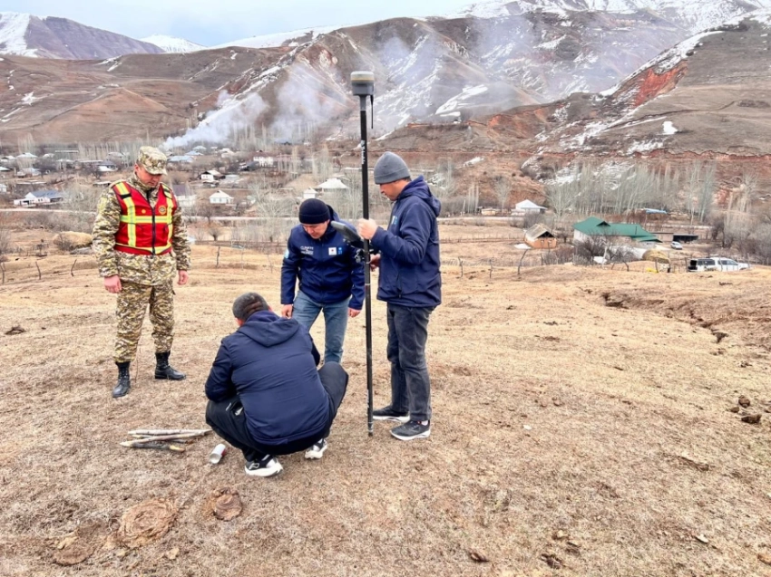 В Кара-Кульджинском районе активизировался оползень
