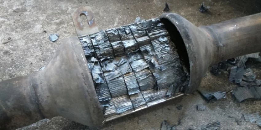 Кабмин запретил вывоз катализаторов и драгметаллов еще на полгода