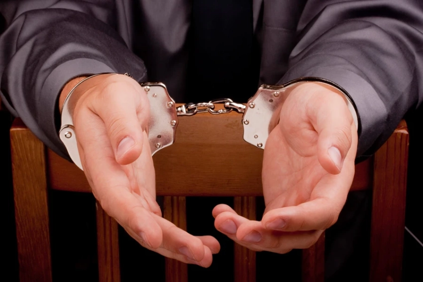 В Таласе задержан сотрудник МВД КР по факту незаконного завладения деньгами гражданина Турции