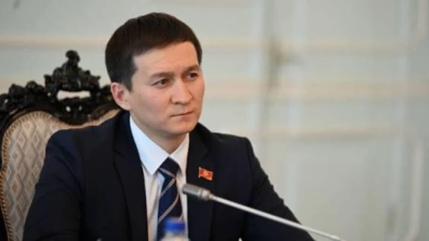 Депутат Жогорку Кенеша Чынгыз Ажибаев сдал мандат