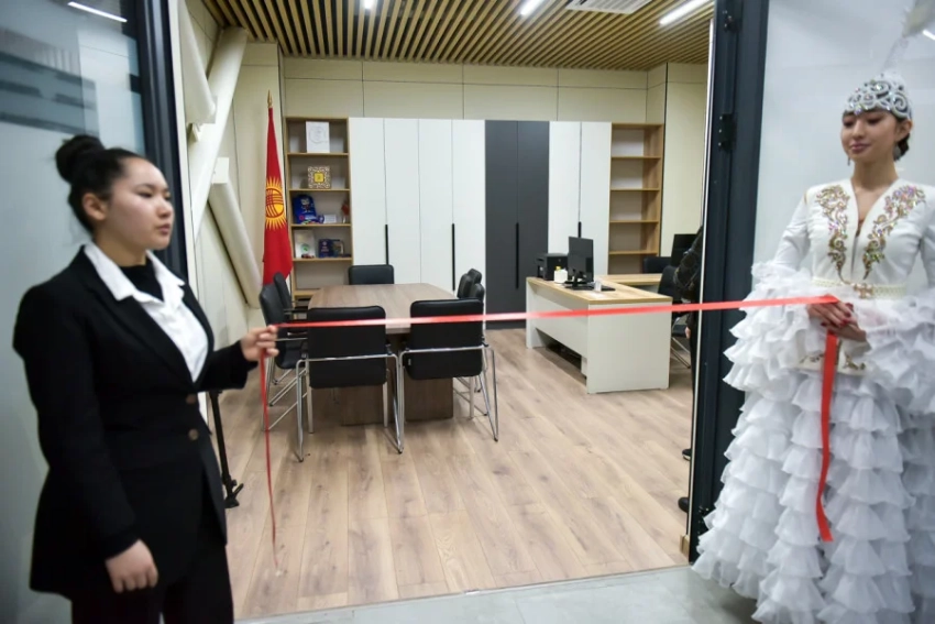 Мэрия Бишкека выделила офис молодежному движению в «Жаштык Арене»