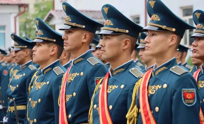 Силовые структуры реформированы, зарплаты военных выросли в 3–4,5 раза – глава госдуарства