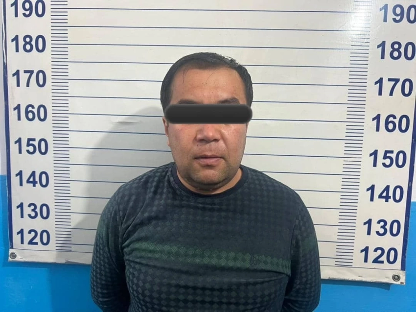 В городе Ош мужчина, обещая продать участки, получил более 1 миллиона сомов