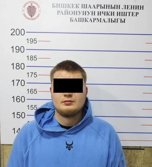 Ударил милиционера и разбил ему глаз. В Бишкеке задержали 20-летнего хулигана