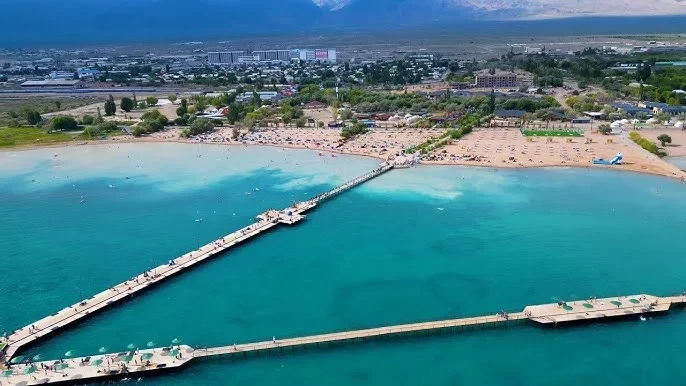 В Балыкчы появилась вертолетная площадка прямо над озером Иссык-Куль