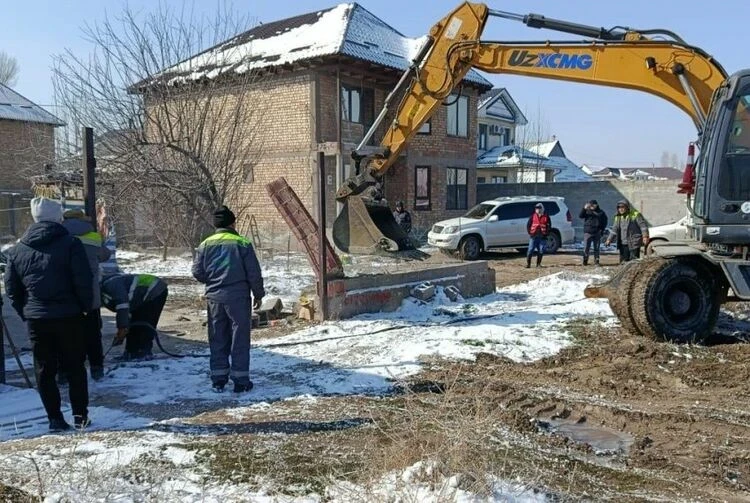 Улицу Профсоюзную в Бишкеке освобождают от застроек под новую дорогу