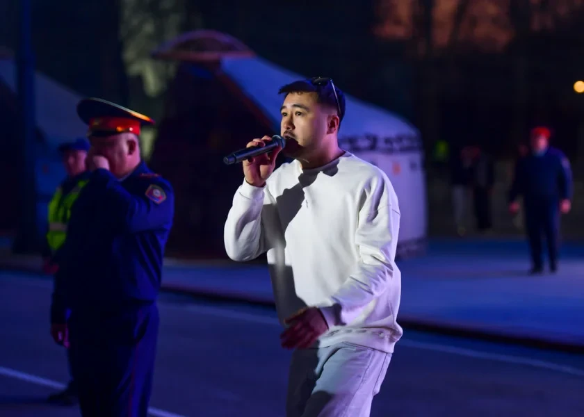 Празднование Нооруза завершилось яркой концертной программой на площади Ала-Тоо - фоторепортаж