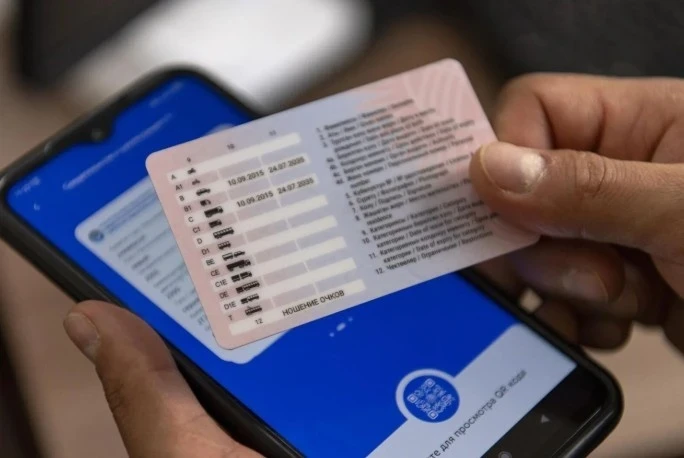 Жительнице Бишкека выдали права с несуществующим местом рождения