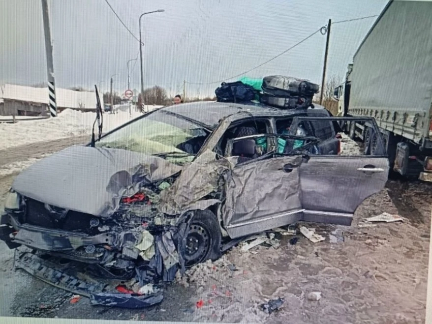 В Карелии (Россия) кыргызстанцы попали под грузовик на трассе