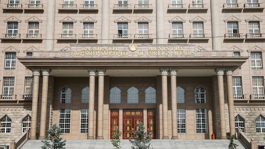 МИД Таджикистана призвал граждан воздержаться от поездок на Ближний Восток