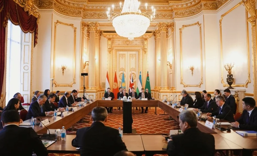 МЭК КР в Лондоне обсудило инвестиции и расширение торгово-экономического сотрудничества