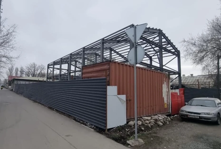 Минстрой выявил в Бишкеке ряд объектов, не зарегистрированных в реестре