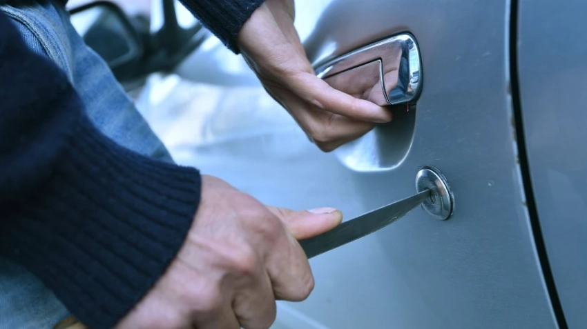 В Бишкеке милиция проводит рейд "Автопоиск"