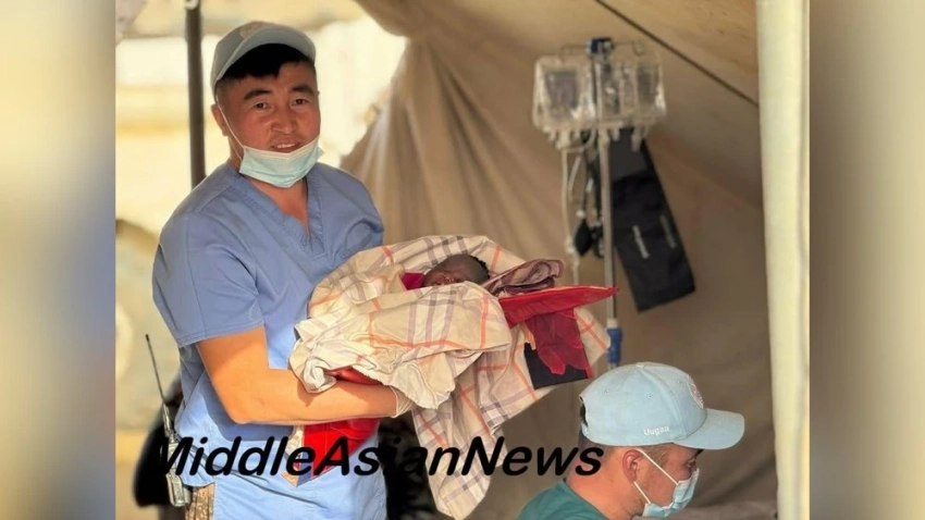 Монгольские солдаты дали имя новорожденному суданцу Сүбээдэй