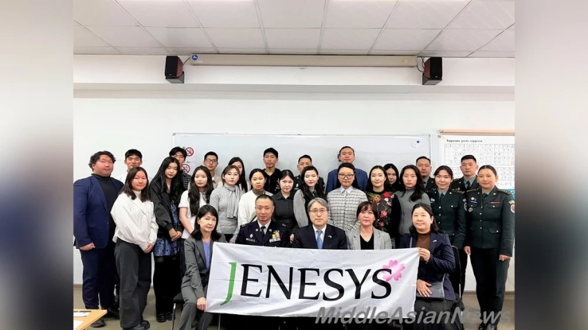 Посол Игавахара присутствовал на прощальной встрече программы Jenesys