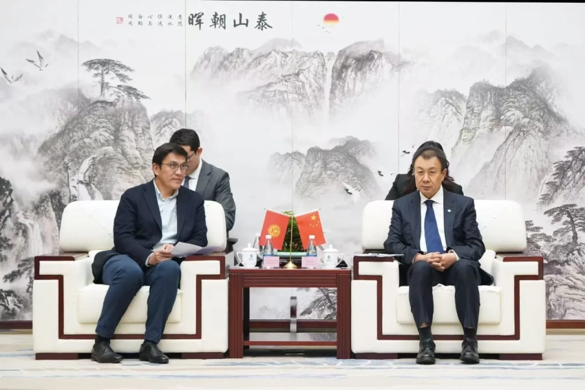 В Китае Эдиль Байсалов и гендиректор Genertec обсудили поддержку МСБ