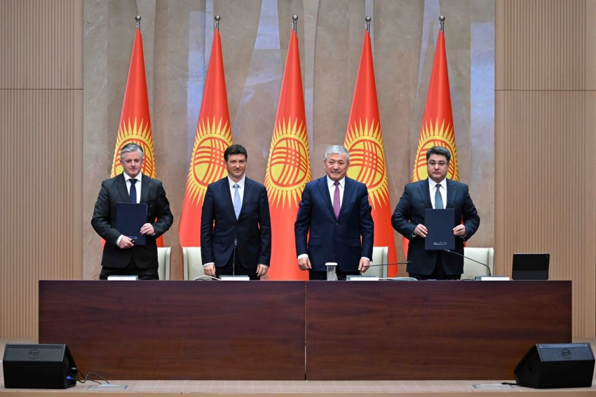 Кыргызстан покупает два самолета Airbus A321. Соглашение подписали в кабмине