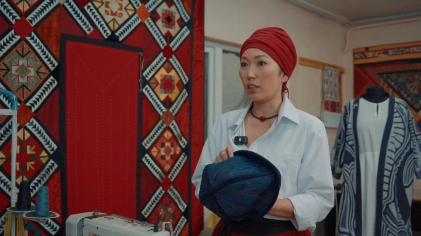 Художница Чолпон Аламанова создает арт-калпаки и мечтает, чтобы их носили каждый день