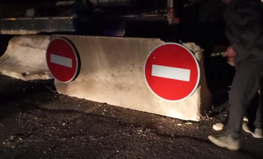 Трасса Бишкек - Нарын - Торугарт временно закрыта из-за камнепада