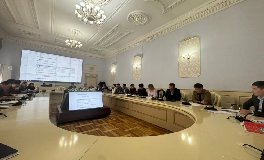 Минздрав предлагает повысить налоги на вредную еду и напитки