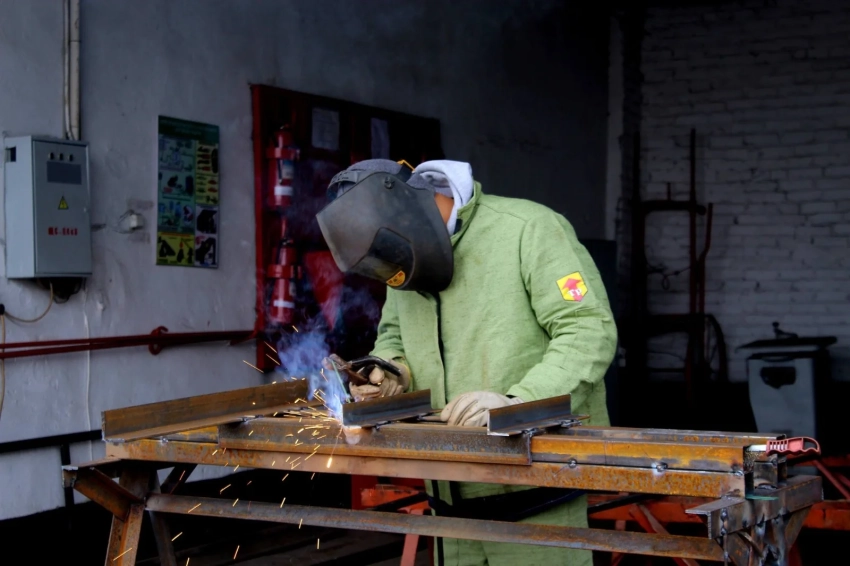 В Чуйском ПЭС открыли цех по производству траверс для ЛЭП