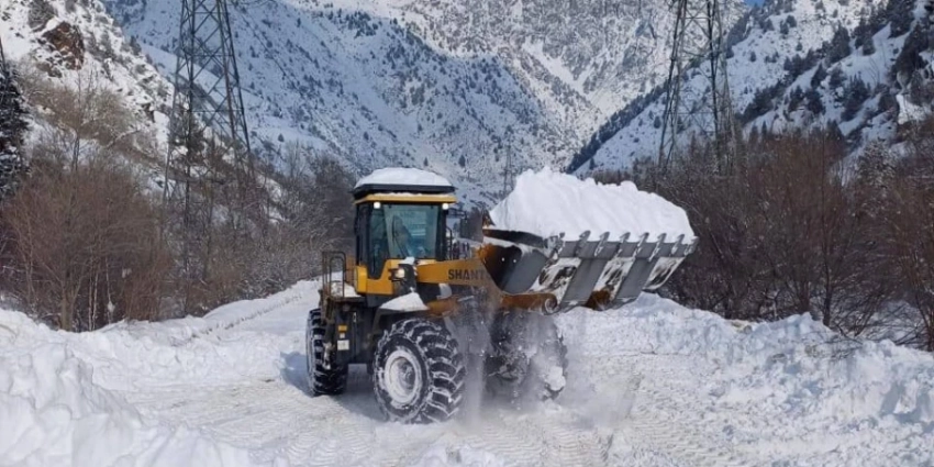 На дороге Бишкек-Ош сошла лавина