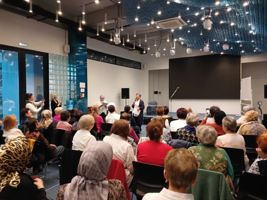 Активная старость. Как пенсионеры Бишкека находят друзей, творчество и новую жизнь