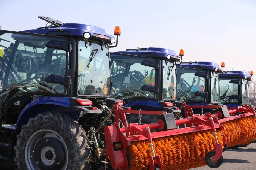 МП «Манас Тазалык» передали новую спецтехнику на 7 млн сомов