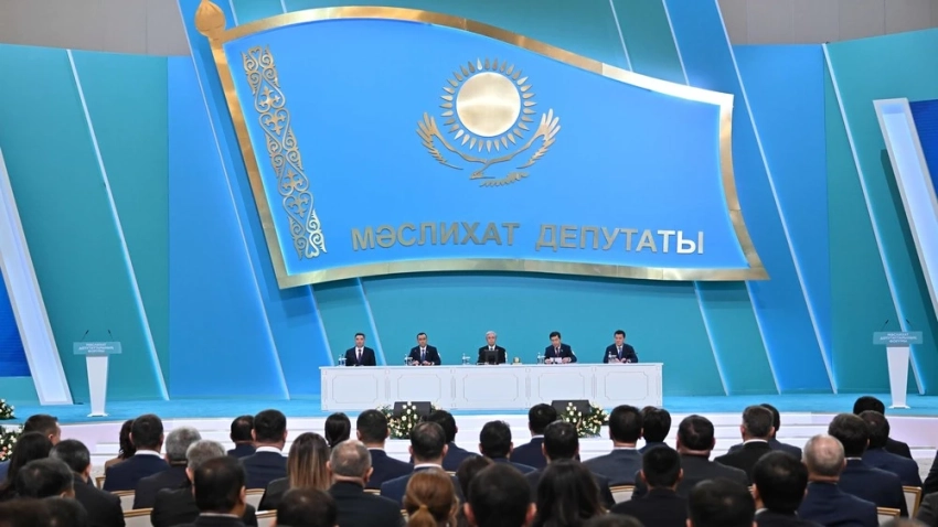 Токаев выступил на форуме депутатов маслихатов и призвал усилить их роль в реформах