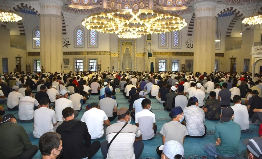 Муфтият сообщил программу праздничного намаза на Орозо айт