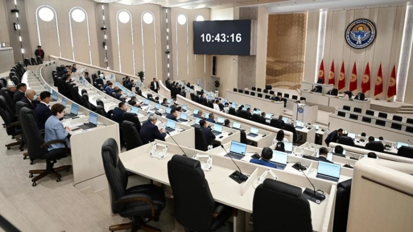 Жогорку Кенеш рассматривает закон о наследовании электронных денег