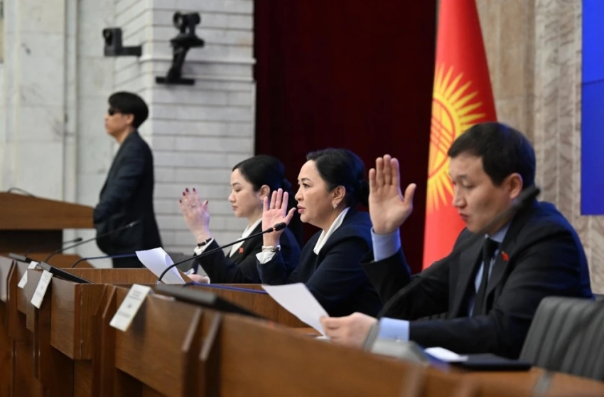 В ЖК рассмотрели изменения в закон о статусе депутата