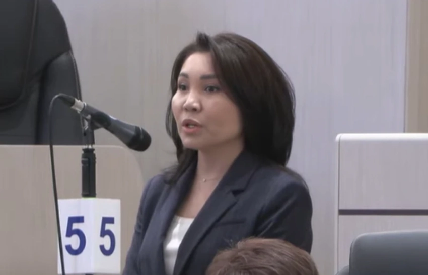 Сурабалдиева призвала прекратить «личные разборки» с трибуны парламента