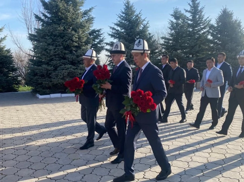 В "Ата-Бейите" почтили память погибших в апрельских событиях 2010 года